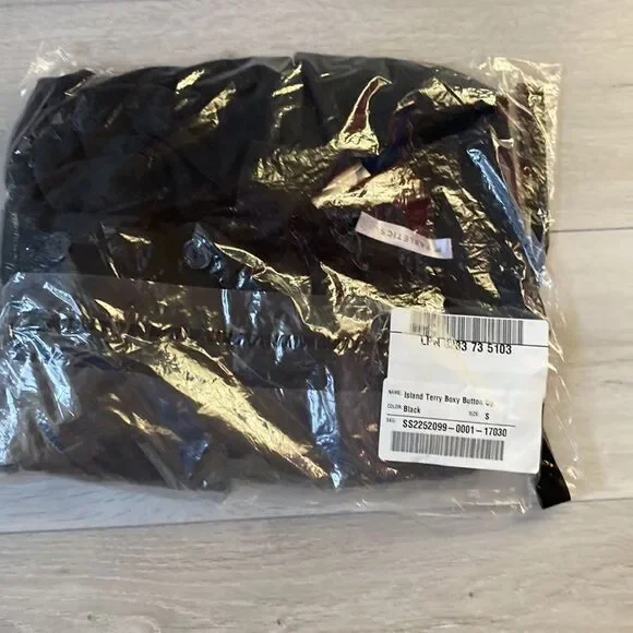 Fabletics Island Terry Boxy Button Up Black S NWT in packaging - Picture 4 of 6